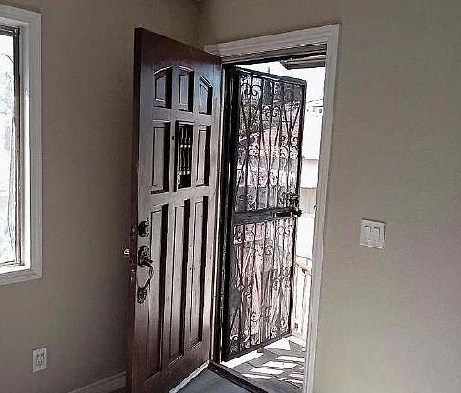 3rd image of 4091 San Carlos St