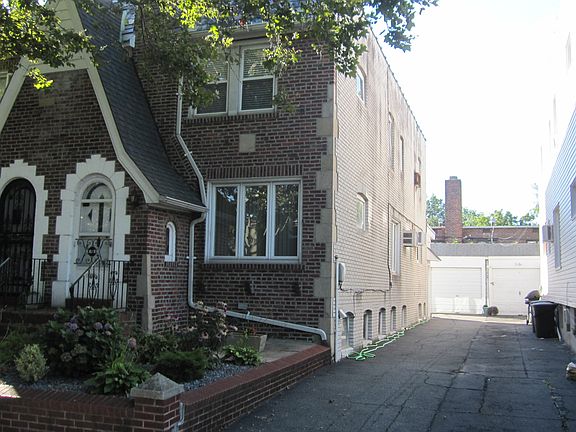 Wide Driveway & Garage