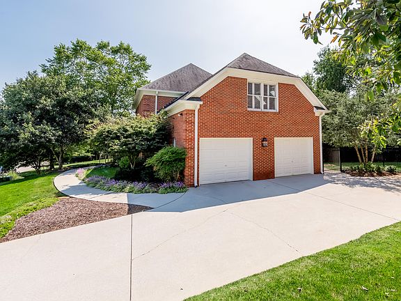 3rd image of 640 Sedgley Dr