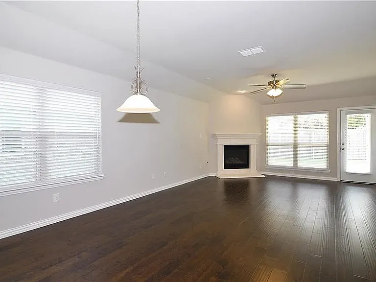 512 Fossil Creek Dr — Photo 9