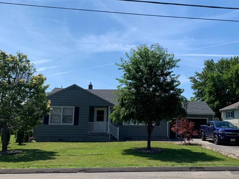 115 Kinley Pl — Photo 3