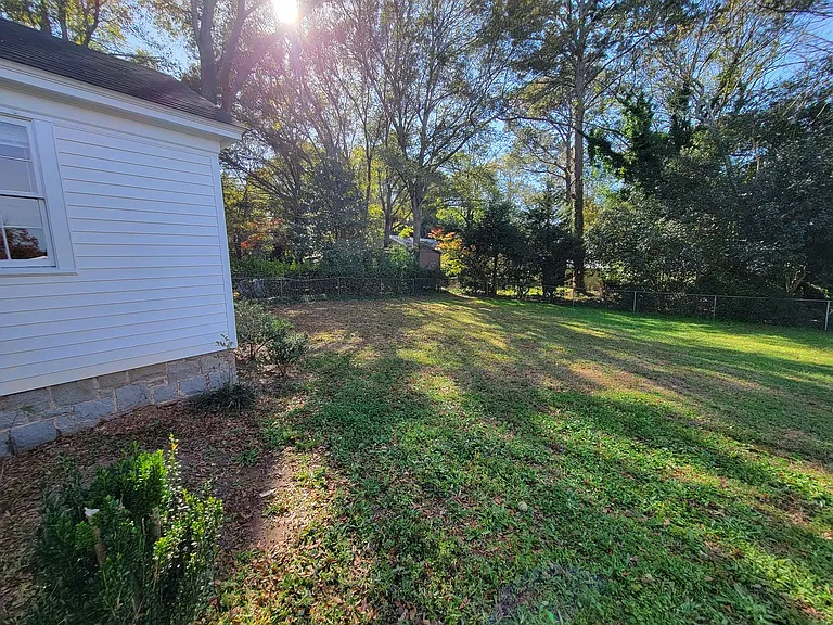 220 Gilleland Dr — Photo 14