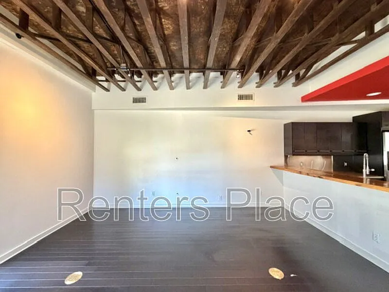 2 bed, 2.5 bath, 1606 sqft, $2,995 — Photo 2