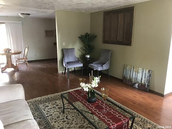 5th image of 184 Willow Way E