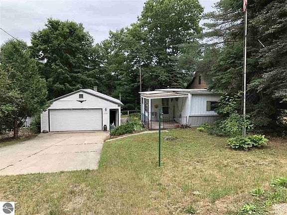 2nd image of 21047 Northcrest Dr