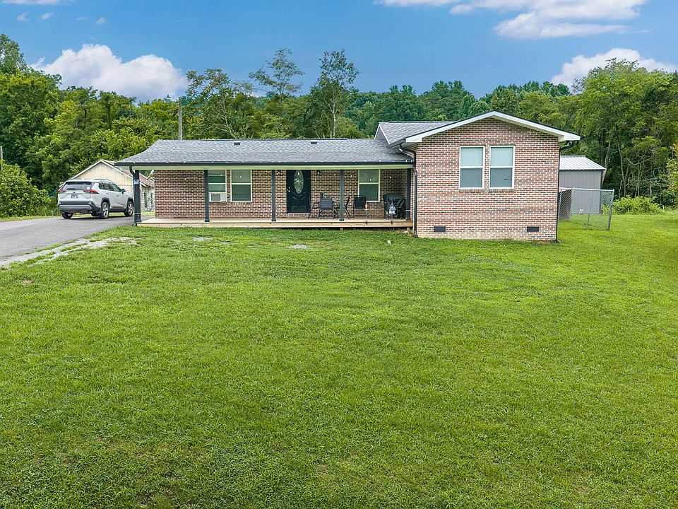 1st image of 3243 Cherokee Dr