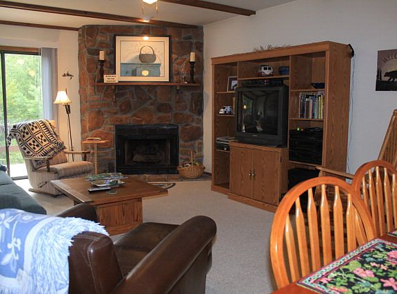 3rd image of 26-B Pinetop Cir