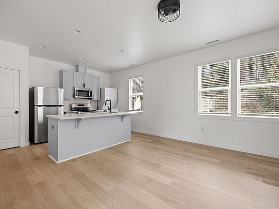 3rd image of 2815 Wilcox Pl