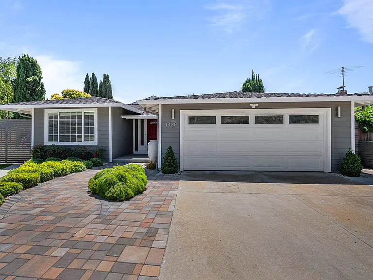 3438 Fife Way — Photo 4