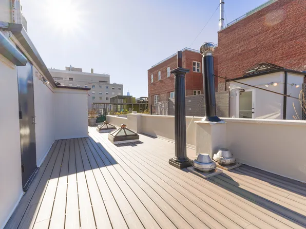 310 East 15th Street image 12 of 17