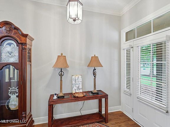 5th image of 103 Stonebridge Ln