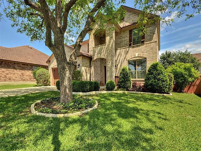 1st image of 328 Island Oak Dr