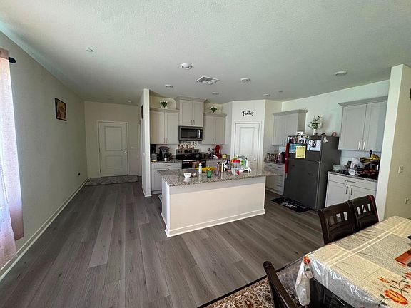 4th image of 7817 Avocado Ln