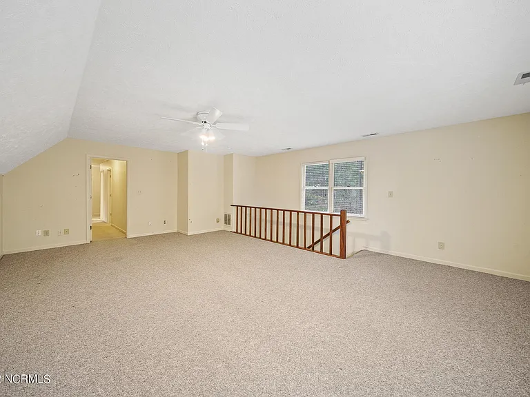 300 Clearfield Ln — Photo 36