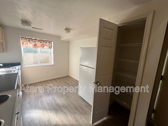 5th image of 215 N 1st St APT 106