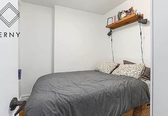 5th image of 913 Saint Johns Pl APT 2