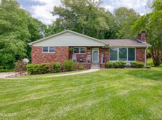 9212 Burchfield Dr, Oak Ridge, TN 37830