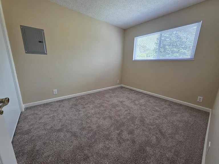 1501 Garcez Dr — Photo 7