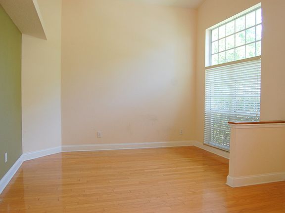 3rd image of 16311 Armstrong Pl