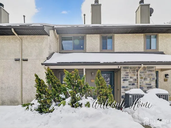 136 Hampshire Dr, Plainsboro, NJ 08536