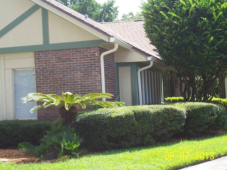 1st image of 8225 Sutton Pl N