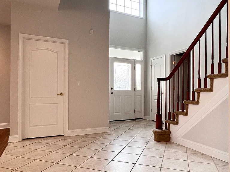 1 Hendrickson Ct — Photo 4