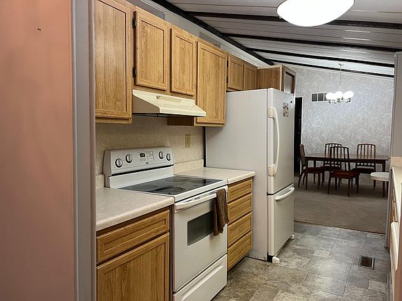 4th image of 800 E 10th St