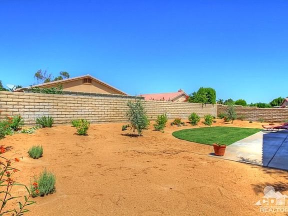 4th image of 82530 Lincoln Dr