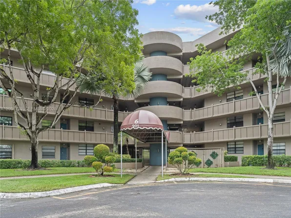 901 Colony Point Cir APT 112, Pembroke Pines, FL 33026
