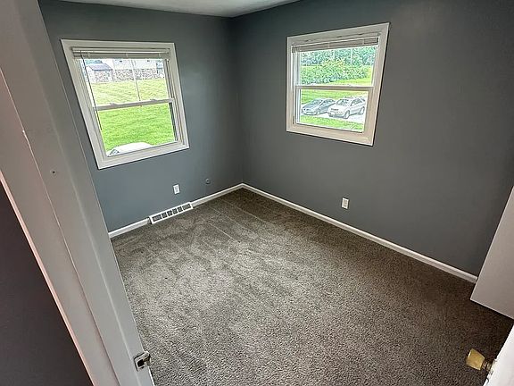 3rd image of 412 Beechwood St #412