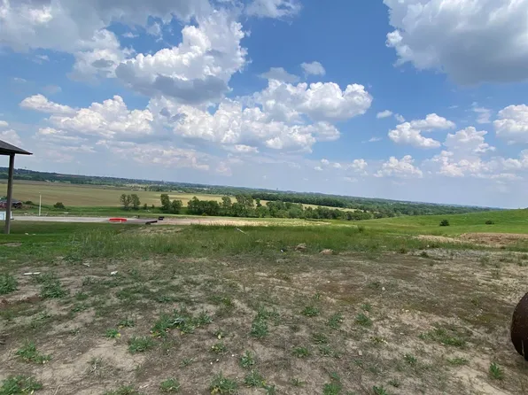 1516 W Legacy Dr, Brandon, SD 57005