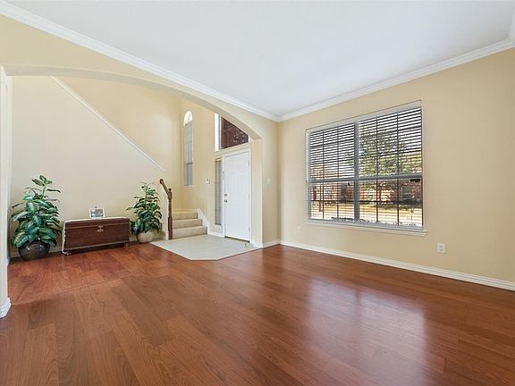 5th image of 1708 Clarke Springs Dr