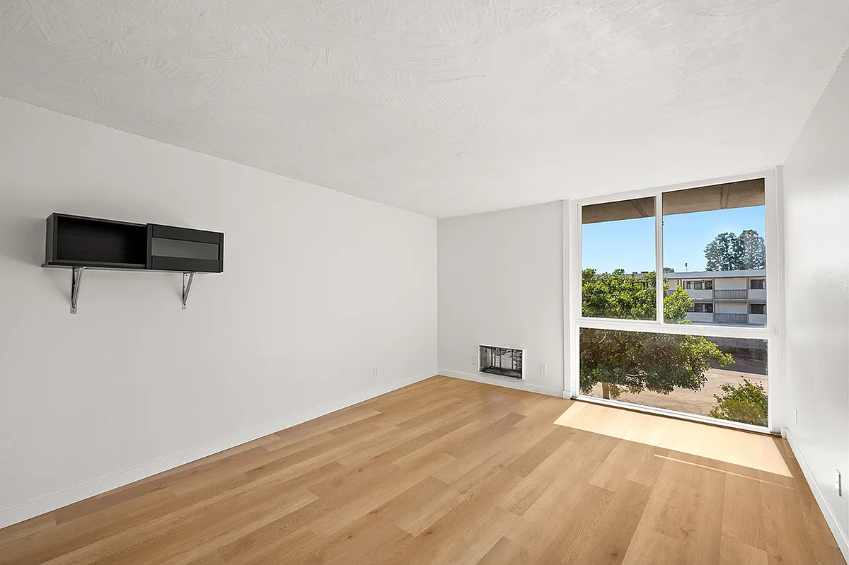 Building Photo - 3050 Rue Dorleansunit #310