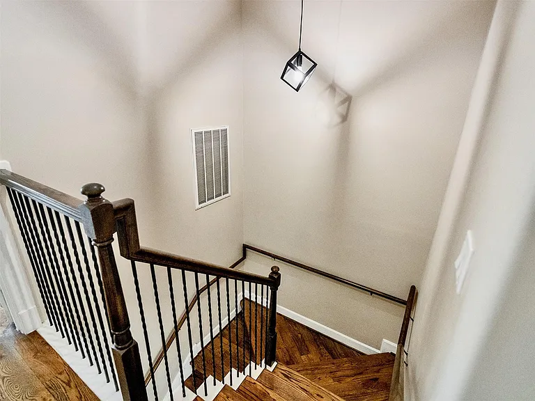 1206 W 14th St — Photo 28