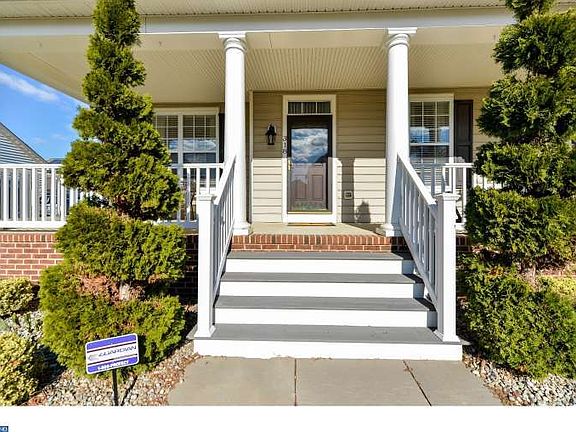 2nd image of 318 Ellenwood Dr