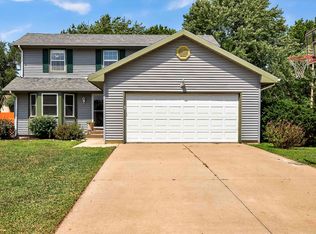 2811 SW Lincolnshire Ct, Topeka, KS 66614