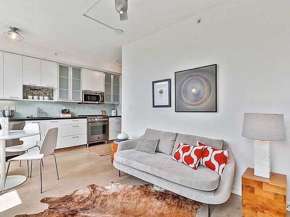 3rd image of 177 Townsend St Unit 1024