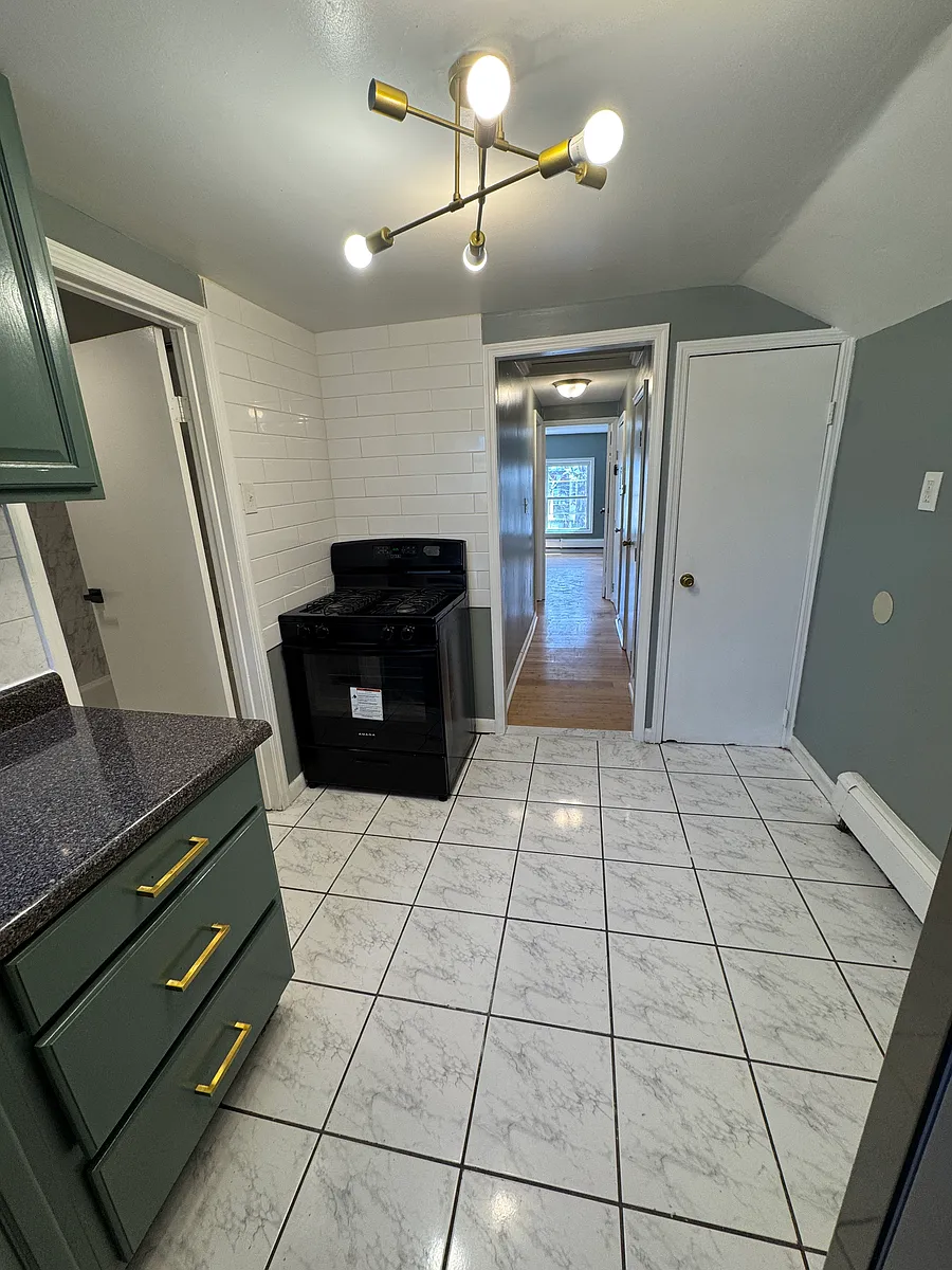 Building Photo - 35 Coit St #3