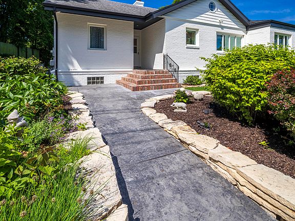 3rd image of 19300 Highland Dr
