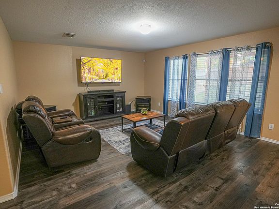 4th image of 119 Hallie Cove