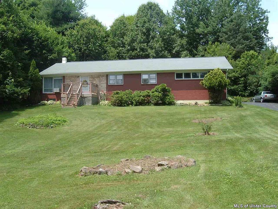 1st image of 24 Lauretta Dr