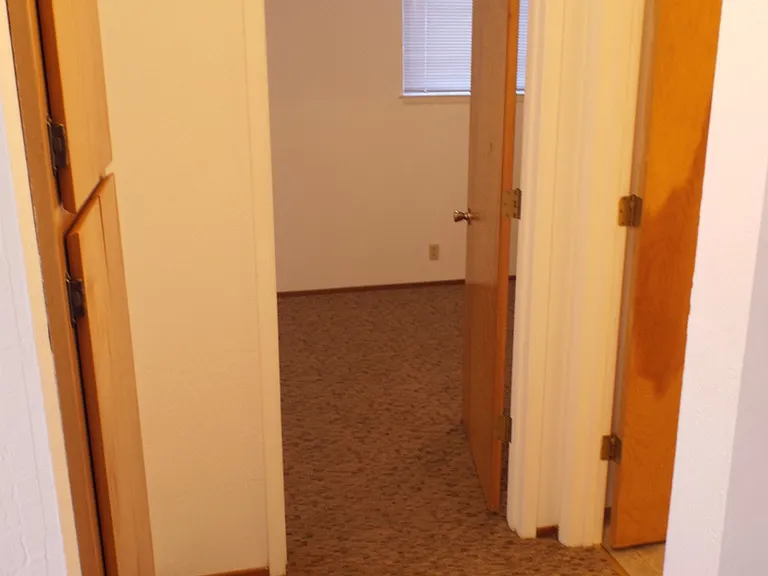 0665 - 965 Cyndi Cir — Photo 7