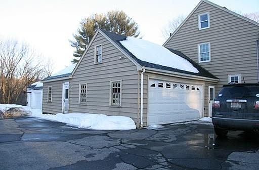 5th image of 612 Hill St