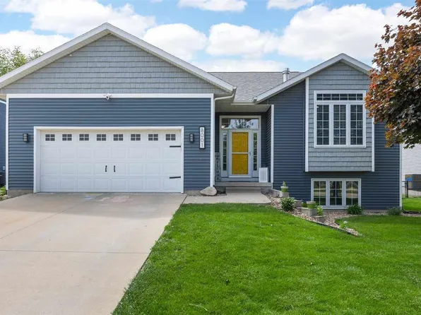 8001 Turtlerun Dr NE, Cedar Rapids, IA 52402