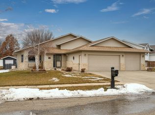 1301 8th Ave NE, Mandan, ND 58554