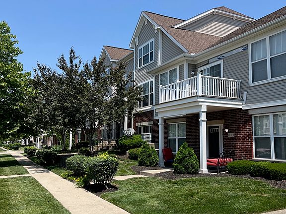 3rd image of 2672 Gardenia Ave APT 4