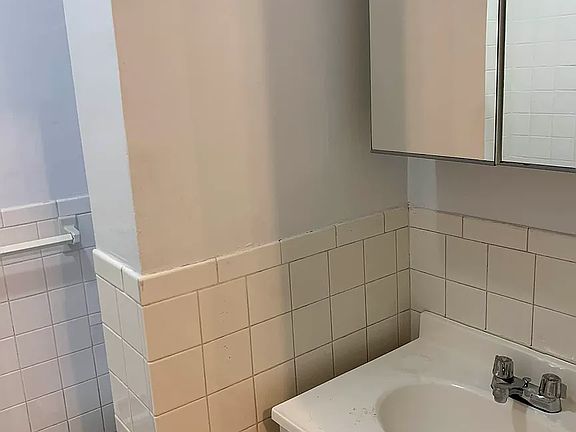5th image of 68 W 3rd St APT 3fw