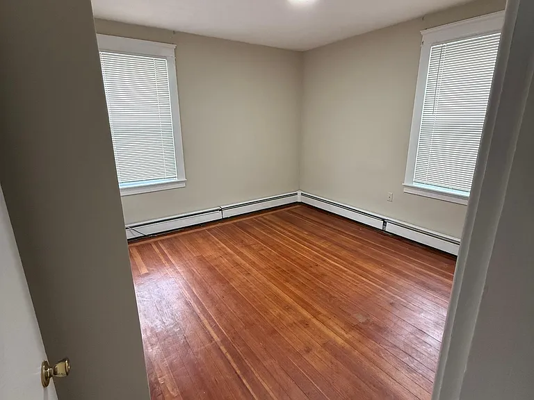 80 Terrace Ave #3 — Photo 10