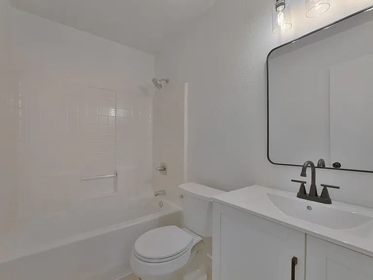 8022 Genesis Dr — Photo 2