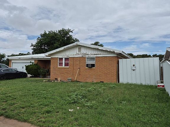 2nd image of 1101 Douglas Dr